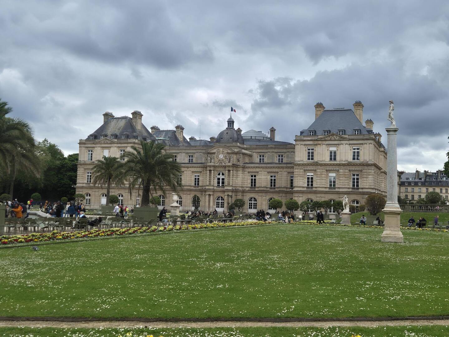 In dem Palais Jardin du Luxembourg sitzt nun der Senat