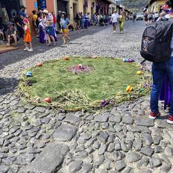 Warten auf die Prozession