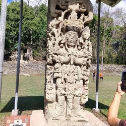 Zurück zu den Mayas und König 13 Kaninchen