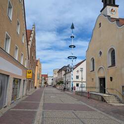 Haben schon den Maibaum aufgestellt