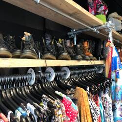 Im Vintage Store bin ich nicht schwach geworden- aber dafür im Edelstein Geschäft🙈