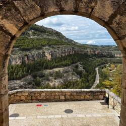 Hier sehen wir schon die Straße, die wir morgen nehmen.