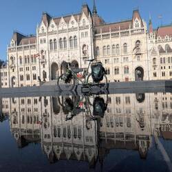 Ankunft in Budapest, ungarisches Parlament