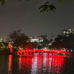 Goûter une glace au riz gluant de retour au bord du lac Hoan Kiem !