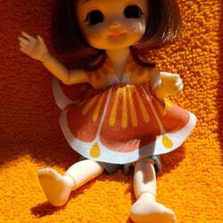 La nouvelle tenue de Maya