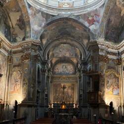 Chiesa di San Martino. Alles isch vol Wandmalereie. Barock 18. Jh.