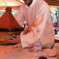 Big, family-sized Tangine