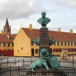 Edouard Suenson Memorial