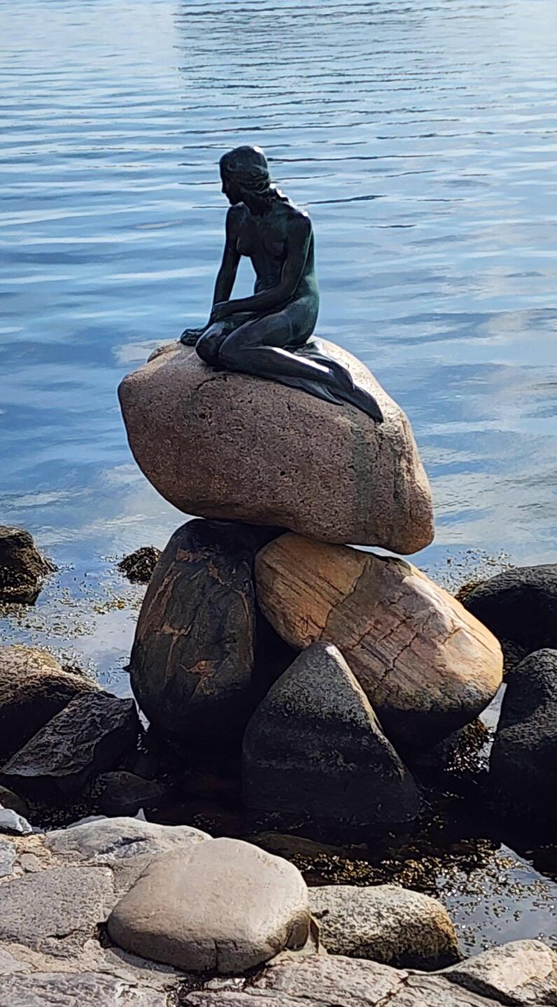 The Little Mermaid/Edvard Ericksen/1913 statue has been damaged/defaced many times since mid-1960s