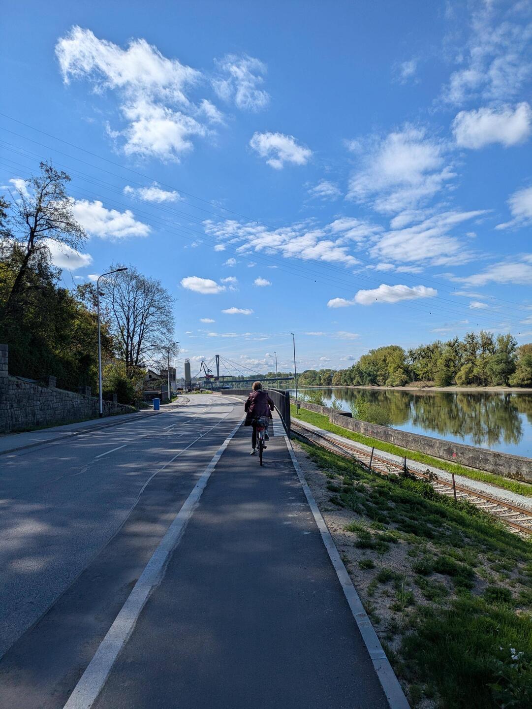 Erstmal hinter der Oma her