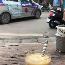 Egg Coffee, Kaffee mit Schaum aus Eigelb & Kondensmilch, super süß!