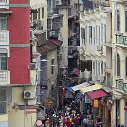 von der Pauluskirche in die Altstadt