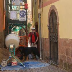 Enge Gasse mit Baustelle