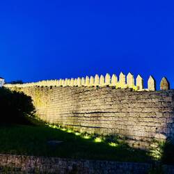 Fernandine Walls began in 1336 to replace Roman walls around Porto