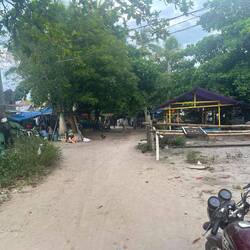 Die ander Siite. So lebed d Lüt da. S krässischte wo mer bisher erlebt hend.