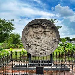 Kunstwerk, das an die grausame Passage von Afrika über den Atlantik nach Amerika erinnert