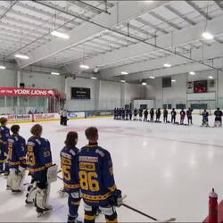 Mit 🇩🇪 u. 🇨🇦 Nationalhymne