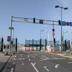 Absperrbereich vor der Landebahn