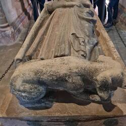 Hier liegt das Herz von dem Dritten