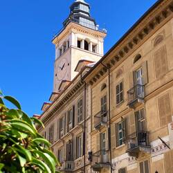 Torre Civica. Erbaut 1317 zum Friede zw. Cuneo und Mondovi