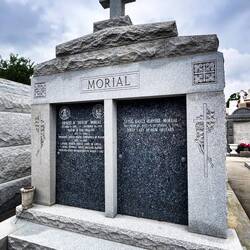 Das Grab von Sybil Haydel und ihrem Mann Ernest "Dutch" Morial