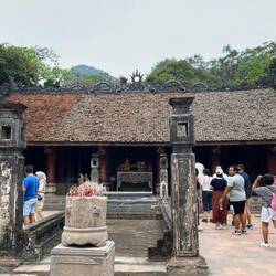 Anstehen im Tempel