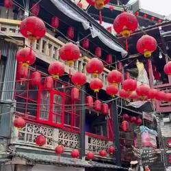 They go all out to attract tourists here!