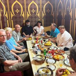 Unsere Gruppe beim ersten gemeinsamenbMittagessen