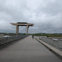 Fahrt über das Kraftwerk Ottensheim-Wilhering