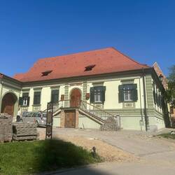 Medias ist die zweitgrößte Stadt in Siebenbürgen- sehr kleine Altstadt ohne besonderen Reiz