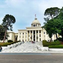 Die kleine Kirche liegt nur wenige Schritte entfernt vom Kapitol von Alabama
