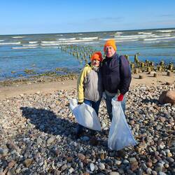 Müllsammler in Pavilosta