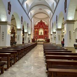 I loved the ceiling of the Iglesia Parroquial de Santiago Apóstol.