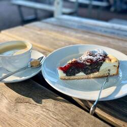 Apropos an etwas Gefallen finden: Kaffee und Kuchen dürfen selbstverständlich keinesfalls fehlen.