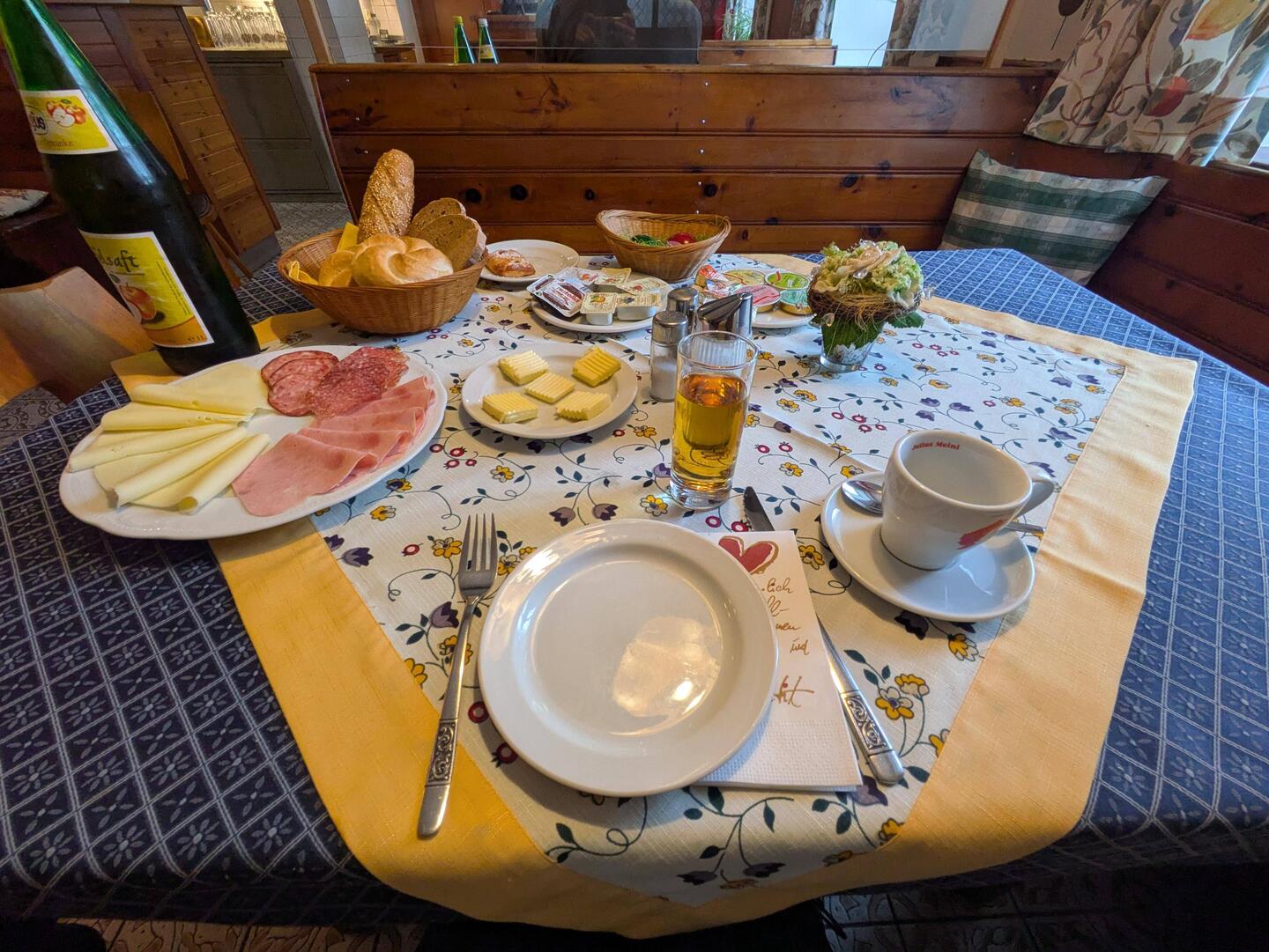 Alles für mich allein + ein Spiegelei und ein Kännchen Tee