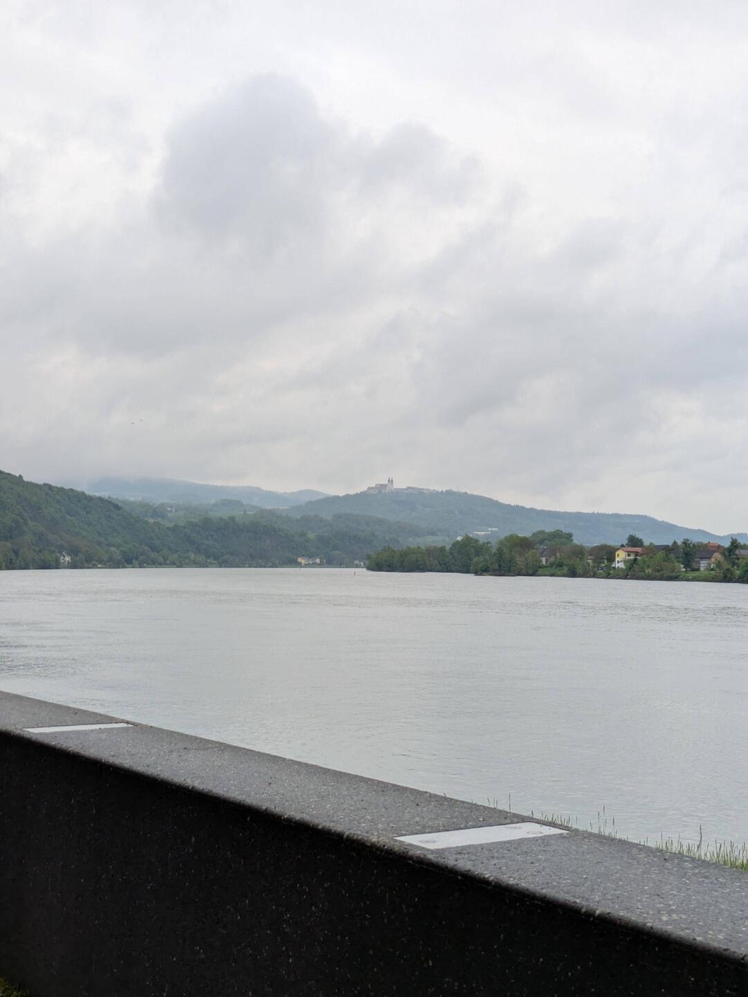 Oben auf dem Berg liegt Maria Taferl