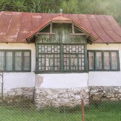 Häuser am Wegesrand