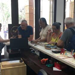 timbres et cartes postales