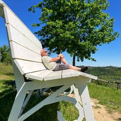 Diese sollen an schönen Aussichtspunkten erstellt werden und die Gegend interessanter machen.