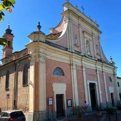 Nächster und letzter Zwischenstopp heute: Neive. SS. Peter e Paul