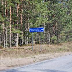 Viele Schilder sind zweisprachig aufgrund der fast nicht mehr existenten Liven.