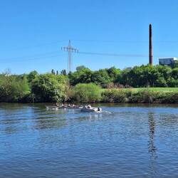 Ruder- meets Motorboot