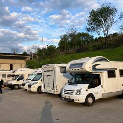 Es hät no es Resti und hüt Familiefescht. Di eine reised mit Camper aa und pfuused au do😉