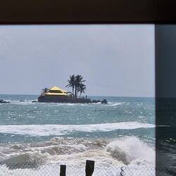 This temple tho in the Tsunami area was unscathed