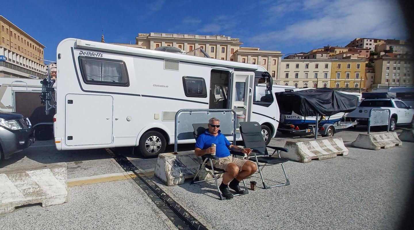 Warten auf die Fähre nach Igoumenitsa