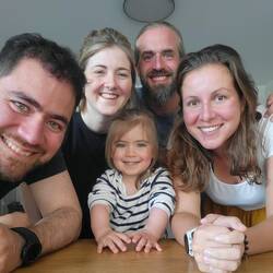 Am Nachmittag wurde noch mit Frida gekuschelt & gespielt und mit Pablo & Kira geschnackt