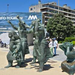 A sculpture commemorating a tragic shipwreck off the coast of Matosinhos