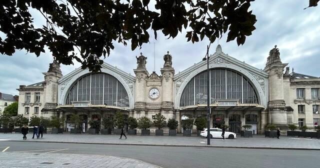 Tours' Railway Station which we view from our hotel