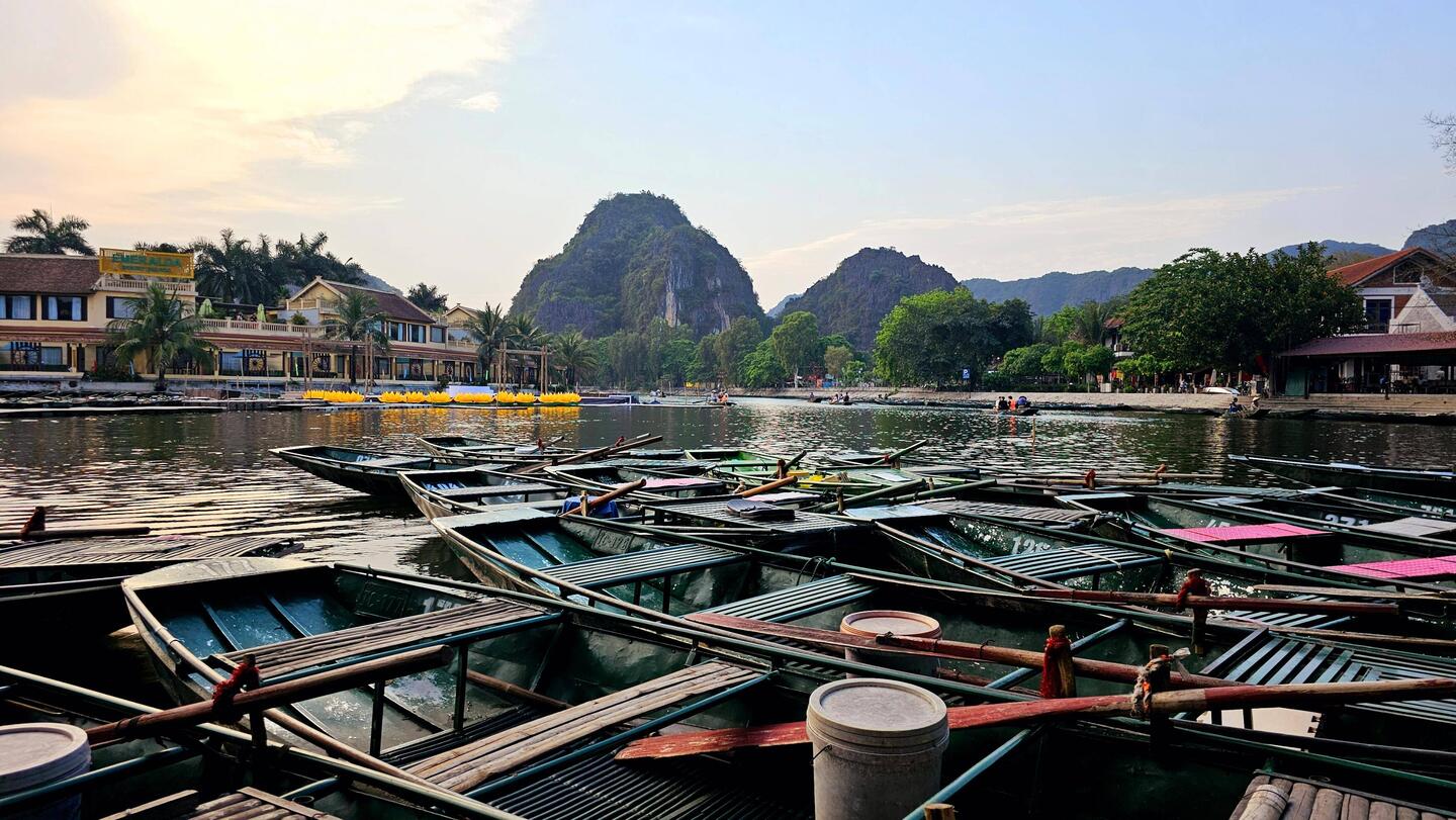 So schön die Kulisse und vor allem sehr ruhig im Vergleich zu Hà Nội.