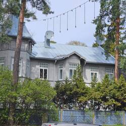 Noch mehr Holzhäuser